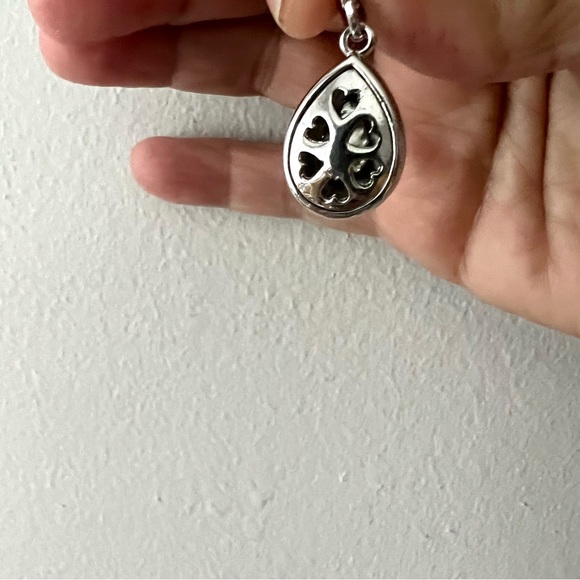 So pretty Silver and crystal pendant surrounded by cubic zirconia stones - Picture 4 of 5